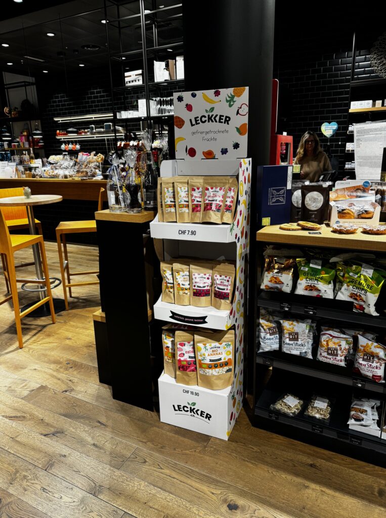 Gefriergetrocknete Früchte von leckker in einem Laden