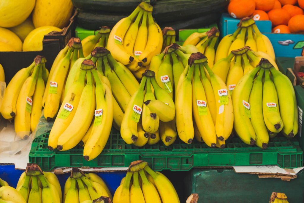 Gelbe Bananen im Supermarkt